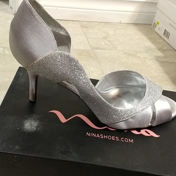 Silver sparkly heels - Picture 4 of 4